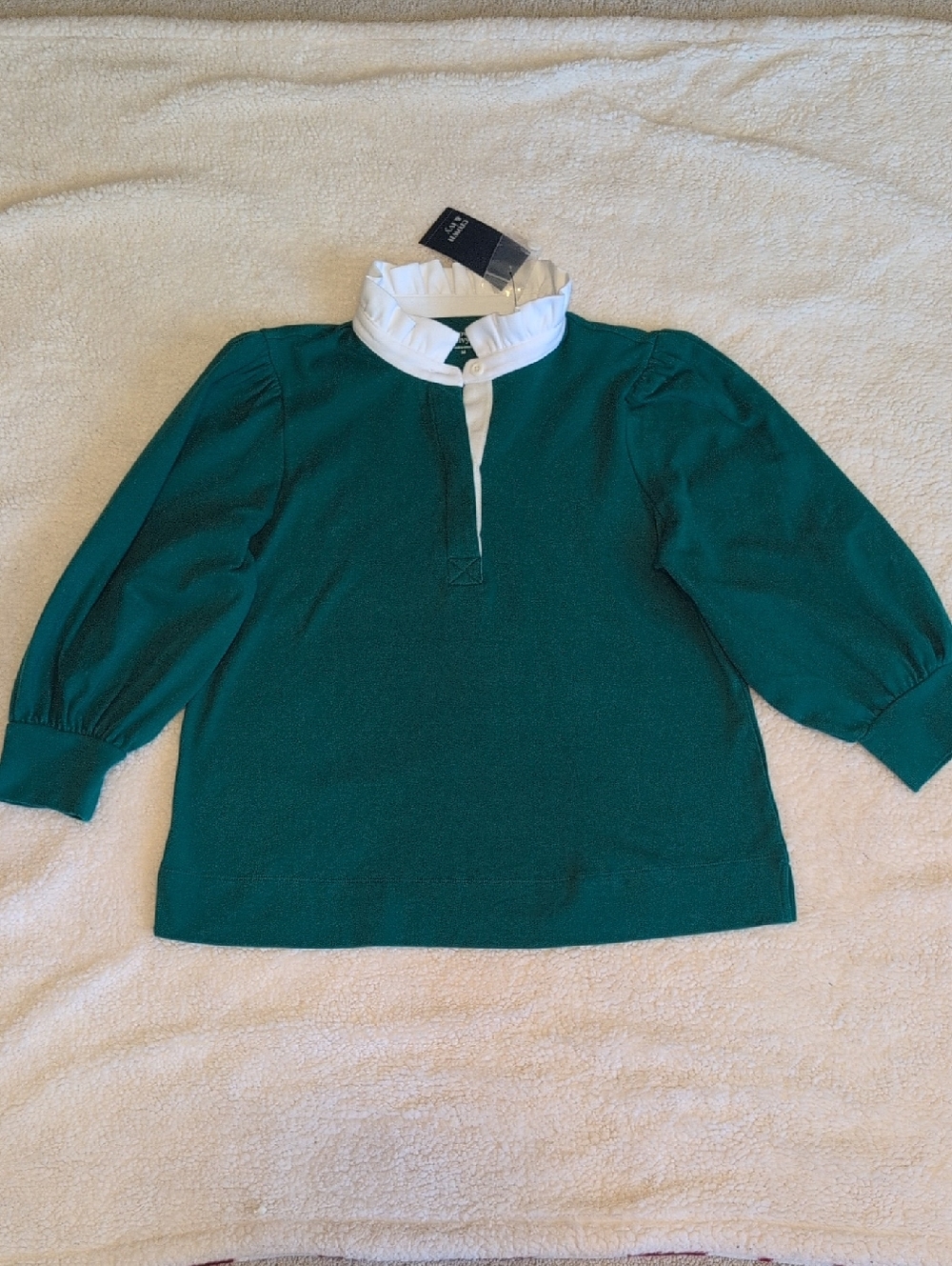 NWT Crown & Ivy Hunter Green Long Sleeve Top w/White Ruffled Collar Size Medium